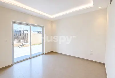 Corner Unit | Multiple Cheques | Well Maintained