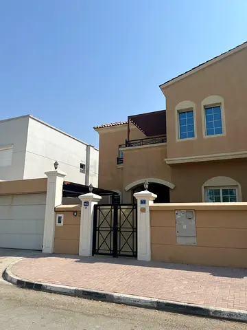 Family style 6/office bedrooms Vila Al garhoud