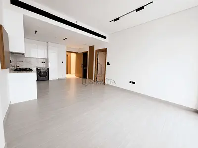Spacious 1-BR | Bright & Modern | Prime Location