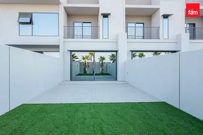 Single Row | Vacant | Private Garden | Ready