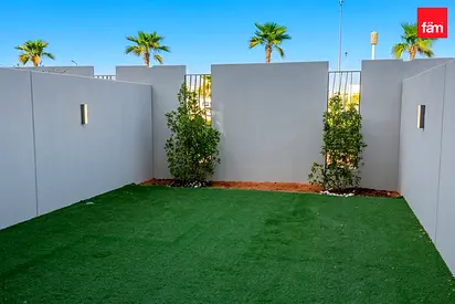 Vacant | Private Garden | Single Row | Ready