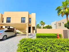 Gated cummunity vills//Garden area//majlish hall maid room