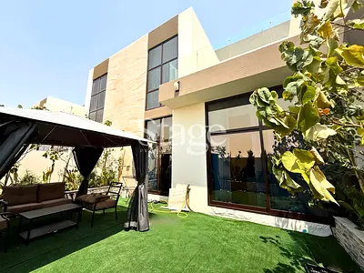Vacant | Brand New | Single Row | Near to Park