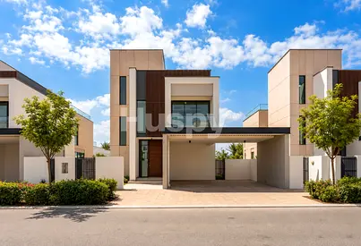 Upgraded | Single Row | Close to Amenities