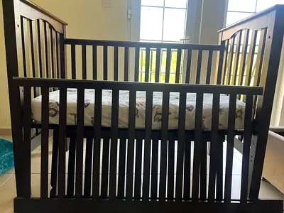 Pottery Barn Solid Wood Crib 3 in 1 Convertible Design