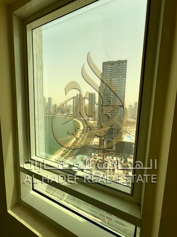 🌊✨ للإيجار السنوي – شقة بإطلالة بحرية مميزة ✨🌊 🏡 مساحة واسعة وتصميم عملي يناسب العائلات