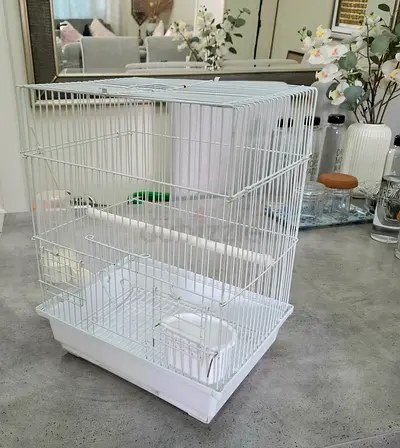White metal bird cage with removable tray - good condition
