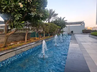 اول ساكن استيديو جيم ومسبح شهر فري خزائن بالحائط