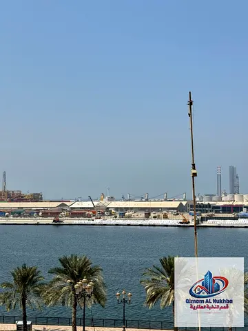 عنوان عملي في الشويهين لمن يبحث عن الراحة والموقع! استوديو بمطبخ منفصل وغاز مركزي، نوافذ تمنح تهوية وإضاءة طبيعية، وموقع حيوي قريب من الخدمات والمطاعم