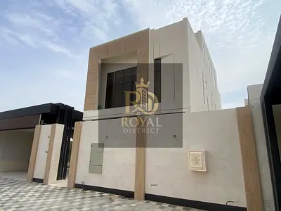 فيلا فاخرة | أرضي + طابقين | 6 غرف نوم ماستر | مصعد زجاجي فاخر | تصميم عصري | تشطيب فاخر بأرقى انواع الأحجار و الرخام الحر | موقع استراتيجي مميز