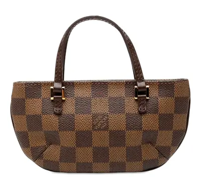 LOUIS VUITTON
Damier Ebene Manosque Pochette