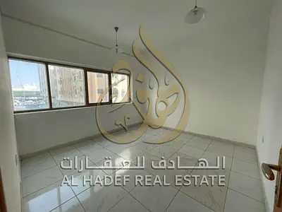 غرفتان وصالة بمساحة كبيرة في القاسمية المحطة، تكييف وغاز مركزي، توزيع عملي يناسب العائلة، مع إمكانية السداد على 4 أو 6 دفعات.