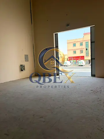 مستودع متميز للإيجار يوفر سهولة الوصول ومساحة مثالية لتلبية مختلف متطلبات التخزين.