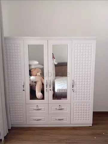 White 4 Door Wardrobe with Mirrors and 4 Drawers