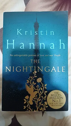 The nightingale by Kristin Hannah