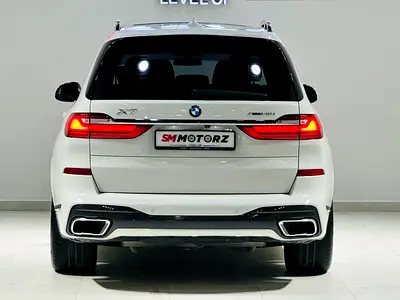 2022 BMW X7 photo 6