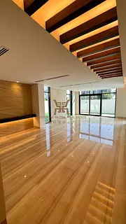 Urgent Sell: 5 Ensuite bedroom+ Maid Independent Villa in Damac Hills, Good location
