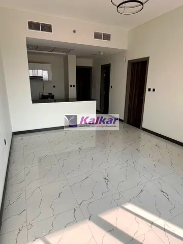 Modern 1 B/R | well maintained | Vacant