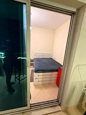BIG PARTITION NEXT TO METRO