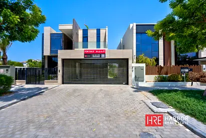 Brand New Custom Villa | Direct Lake Frontage