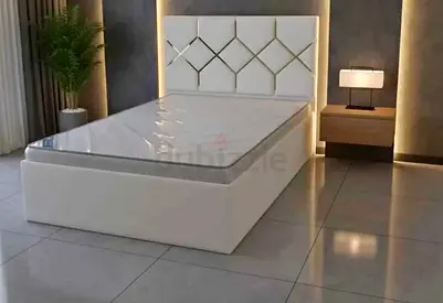Queen size bed with matress brand New [150×190cm]