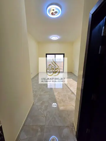 بناية جديدة,تاني ساكن,مساحة واسعة,موقع مميز,سهل الوصول
