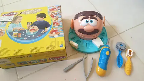 Play-Doh Mr. Potato Head Playset with Accessories - Good Condition(Free playdoh)