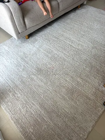 Large light grey textured living room rug - good condition
