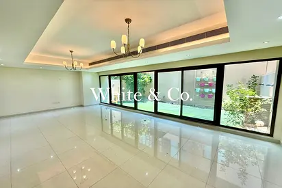 VACANT OCT | MIDDLE UNIT | LANDSCAPED