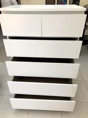 White 5-Drawer Chest of Drawers - Modern Finish