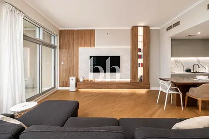 Fully Upgraded|Sea View | Furnished | High Floor