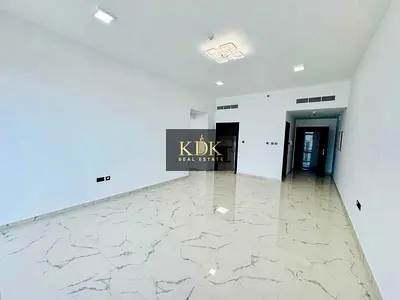 Zero Commission | Spacious 1 BR + Store | Closed Kitchen