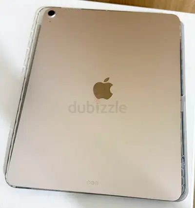 iPad air m4 13 inch 2026 (starlight) - Amazing Condition only 10 days old comes with a box 128 gb