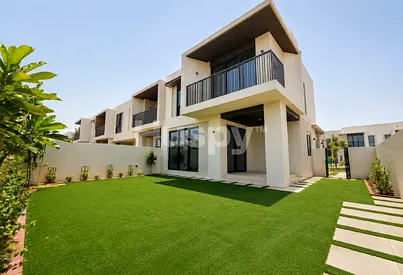 Landscaped | Corner Unit | Single Row