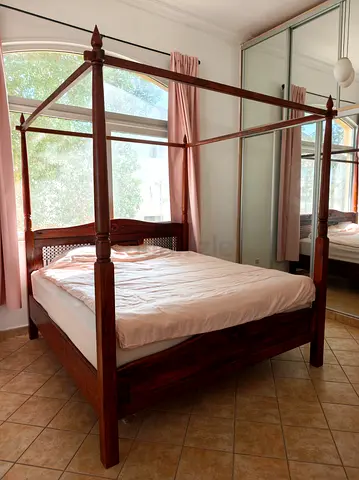 MARINA HOMES - SUPERKING SIZE 4 POSTER BED
