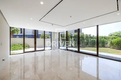 Luxurious Villa with Sea Views and Vacant