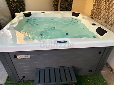 Hotub Jacuzzi plus chiller <2 Years Old Like New Dealer Maintained