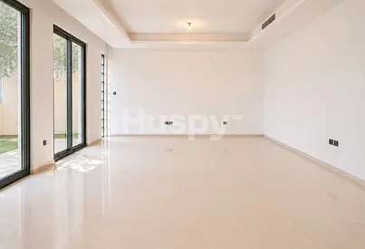 Vacant | Single Row | Prime Location