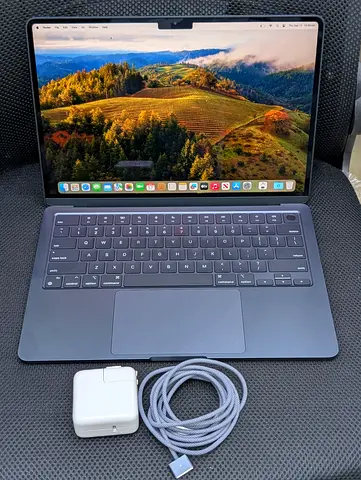 USA MacBook Air 13” M3 2024 | 16GB RAM | 512GB SSD | Excellent Condition | Original Charger |