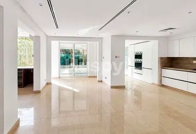 Renovated 4E | Covered Patio | Vacant