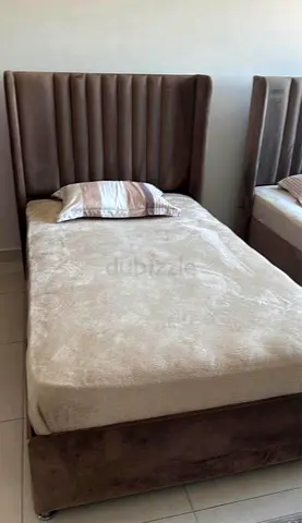 Single velvet bed with tall padded headboard - good condition