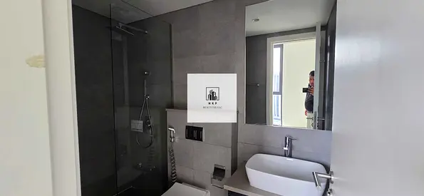 Spacious luxurious lush 1bhk 2 bathrooms Balcony Kitchen appliances pool view ready to move