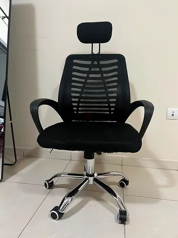 Black Office Chair (Like New)