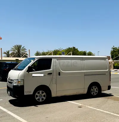 Toyota Hiace Standard 2018 GCC Specs