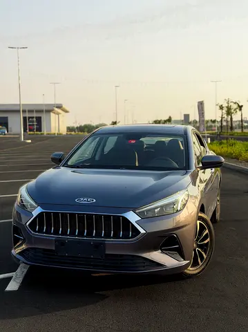 JAC J7 Luxury 2023 GCC Specs