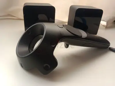 Htc vive controller with 2 base