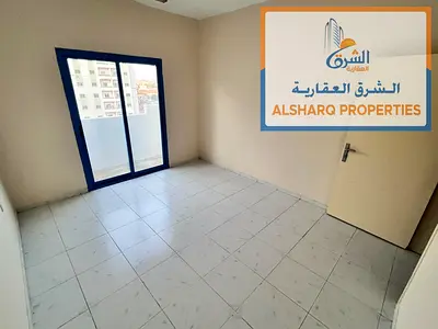 فرصة مميزة للسكن في موقع حيوي سكن عائلات تتميز الشقة بصالة منفصلة مع بلكونة، بالإضافة إلى تقسيم عملي يوفر الراحة