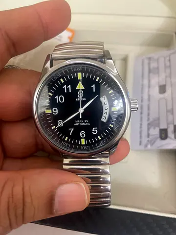 BB Milano Automatic men's wristwatch with black dial and stainless expandable bracelet
