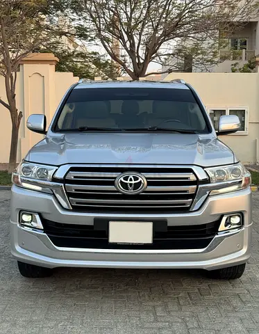 Land Cruiser GXR V6 +Full Options + Agency Maintained Al-Futtaim
