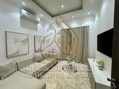 100 ألف درهم فيلا مفروشة بالكامل 5 غرف للإيجار في الياسمين مع 3 غرف ماستر وصالون ومجلس وروف و5 حمامات وأرضي وأول وجهاز شحن سيارات كهربائية خاص